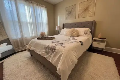 Image de Apartment in St. Petersburg - Minutes from Downtown