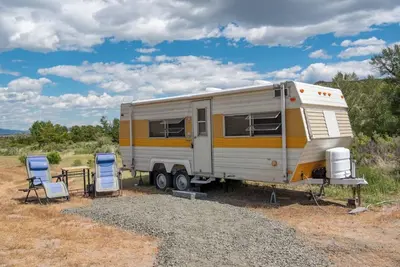 Image de Sun, Wind, Creek Vintage Camper
