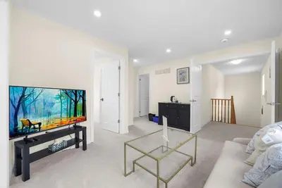 Image de Chic 2br House, Newly Renovated, Central Spot