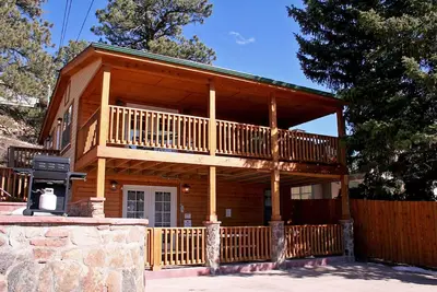 Image de Walk to Downtown from Spacious Home with Hot Tub #3383