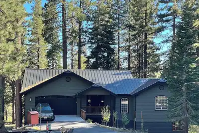 Image de Relaxing, Spacious 5-bedroom Tahoe Home Monthly Rental