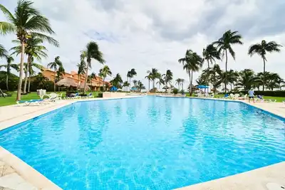 Image de BeachFront Appt with Amazing Pool in Pto Aventuras