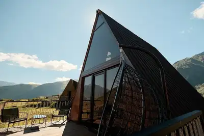 Image de Outside Kazbegi \n\nCabin 2