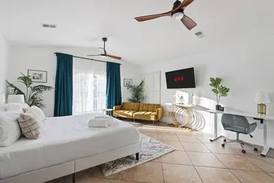 Image de Modern 3bd Oasis with Pool-Jacuzzi, in Hollywood, Near Universal Studios