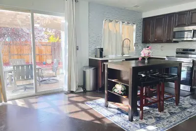 Image de 5 Br 3 B. 10 minutes to Dia & Anschutz hospital. 11 minutes to Gaylord Resort