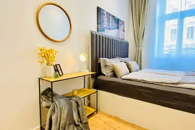 Image de Ottakring Gem/Cozy Room /w Breathtaking City Views