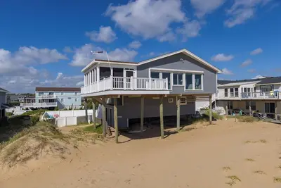 Image de Staud's Stilts - Oceanfront home w/pool and direct beach access