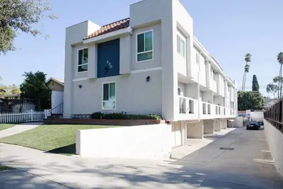 Image de Alhambra 5 Unit Apartment Complex!