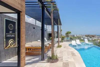 Image de Beach Lovers' Paradise w/ Oceanview Pool & Balcony