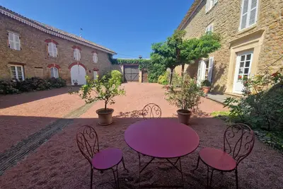 Image de Domaine Des Franchises \nChambre d'Hôtes - Beaujolais Pierres dorées