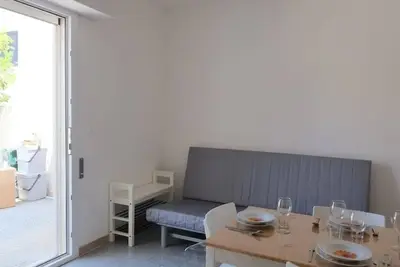 Image de Detached two-room apartment 700 meters from the sea