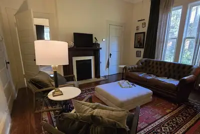 Image de Newly Renovated in Normaltown - Grand Historic Home in Amazing Location