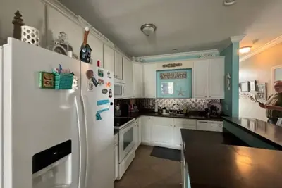 Image de Beach Front Cozy 2-bedroom condo in peaceful Pass Christian with WiFi, Ac