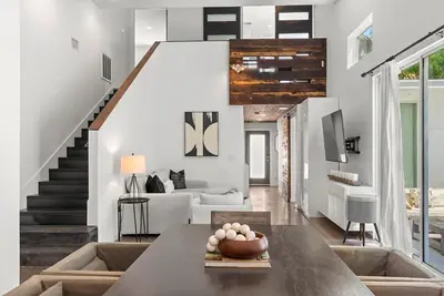 Image de New! North Hyde Park Haven! Close to Ut & Convention Center