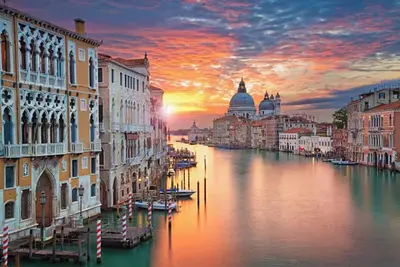 Image de Exquisite Canal-View Luxury Apartment in Venice with Designer Interiors