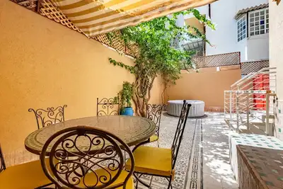 Image de Designer Gem Secret Patio & Jacuzzi Near Beach by FeelHome