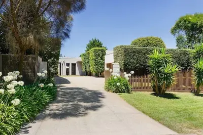Image de Coastal dream in old Portsea