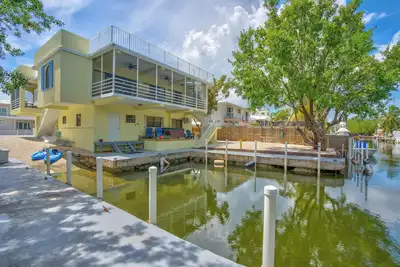 Image de 4 bed 2 bath\/Canal front\/Dockage\/ Port Largo