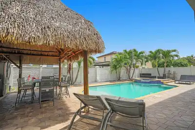 Image de 5-Bd, 5-Ba Tropical Oasis - Pool, Patio, Tiki Hut