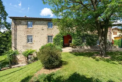 Image de Maison de Campagne à Mirandola avec 5 chambres à coucher, 10 couchages