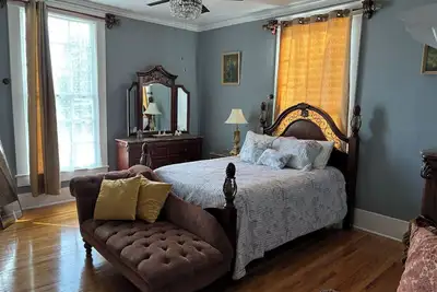 Image de Historic B&B with delicious meals in charming Anderson