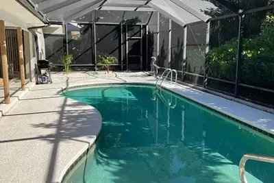 Image de Less than 200 Steps to Vero Beach from your front door