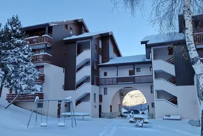 Image de 2ème étage, vue montagne, balcon, télévision, casier à ski, 30m², Montalbert