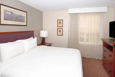 Image de Spacious Suite – Kitchen, Living Area & Free Sfo Shuttle