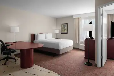 Image de Ultimate Group Stay – 4 Suites w/ Kitchen, Living Area & Free Sfo Shuttle