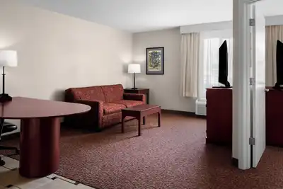 Image de Relaxing Bay Area Hotel Ideal for Romantic Couple Stay | Free Parking