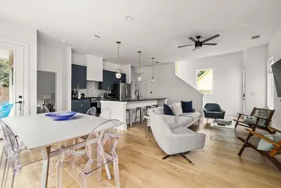 Image de Gorgeous New Build ~Luxury Finishes~ Huge Balcony