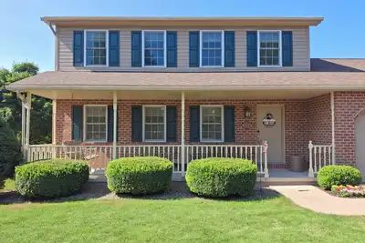 Image de Our Newly Renovated Home for Psu Fans, Just 3. 5 Miles from Beaver Stadium
