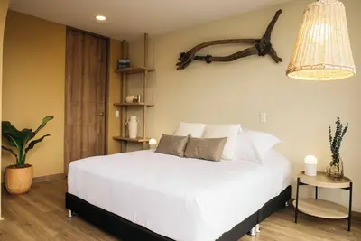 Image de Modern Paisa Inspired Apt in Laureles Ac + High Speed Wifi