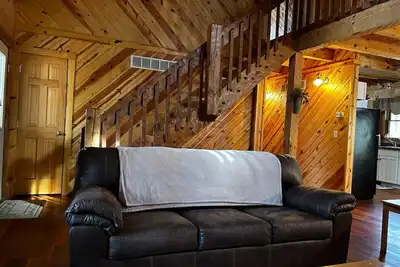 Image de Time to get cozy in Cozy Cabin!