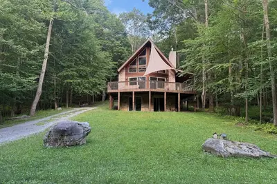 Image de Porch Paradise | Walk to Lake | Pet Friendly | Sleeps 13