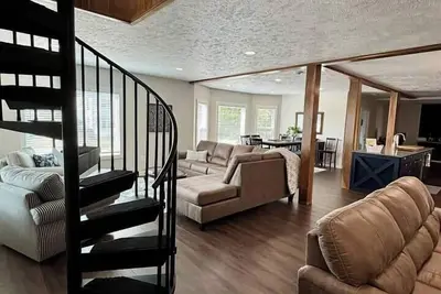 Image de Family Retreat with Lake Views at Ludington Park