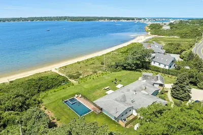 Image de Waterfront Montauk Lake House w/Sunset Views
