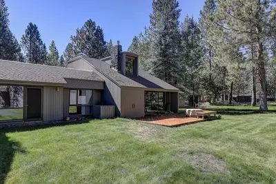 Image de Cozy 2-bedroom condo with WiFi and Ac in charming Sunriver