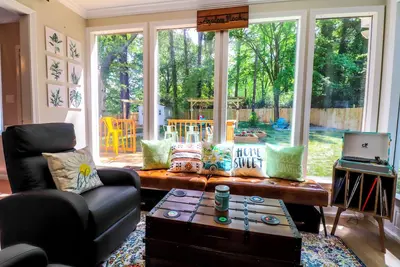 Image de Azaleas Cottage: Pet-Friendly, Close to Coliseum, Uncg, Downtown