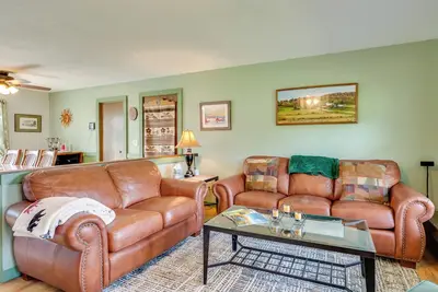 Image de Pet-Friendly Canaan Home: Deck, Grill & Yard!