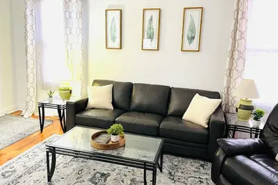 Image de Charming 3-bedroom Urban\nRetreat-WiFi, Free Parking, Best Location in Columbus