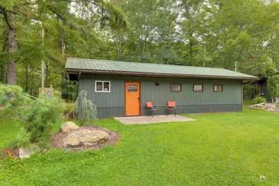 Image de Hillsgrove Cabin w/ Community Perks: Pets Welcome!