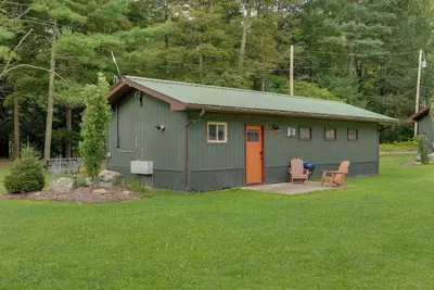 Image de Pet-Friendly Hillsgrove Cabin w/ Community Perks!