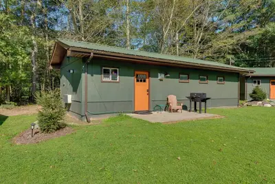 Image de Hillsgrove Creekside Cabin: Close to Hiking