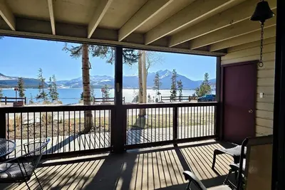 Image de Beautiful Condo with Lake and Mountain View's right in the heart of Dillon