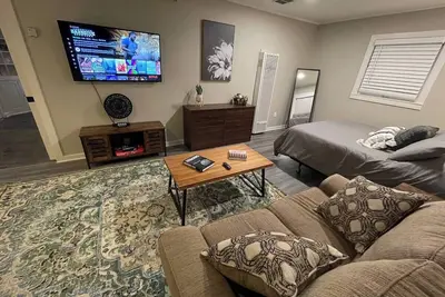 Image de Private Guest House, Quick City Access!