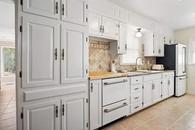Image de Restored and Refreshed Mid-Century Modern Ranch Home 30 Minutes from Atlanta