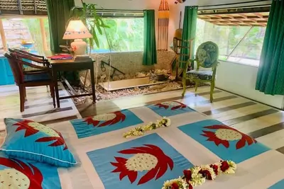 Image de Polynesian Bungalow\"Seashell\" private bath Ac avec piscine partagée