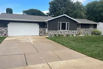 Image de Green Bay retreat just minutes from Lambeau Field