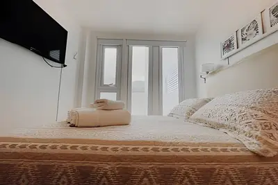 Image de Centrally located with a unique view